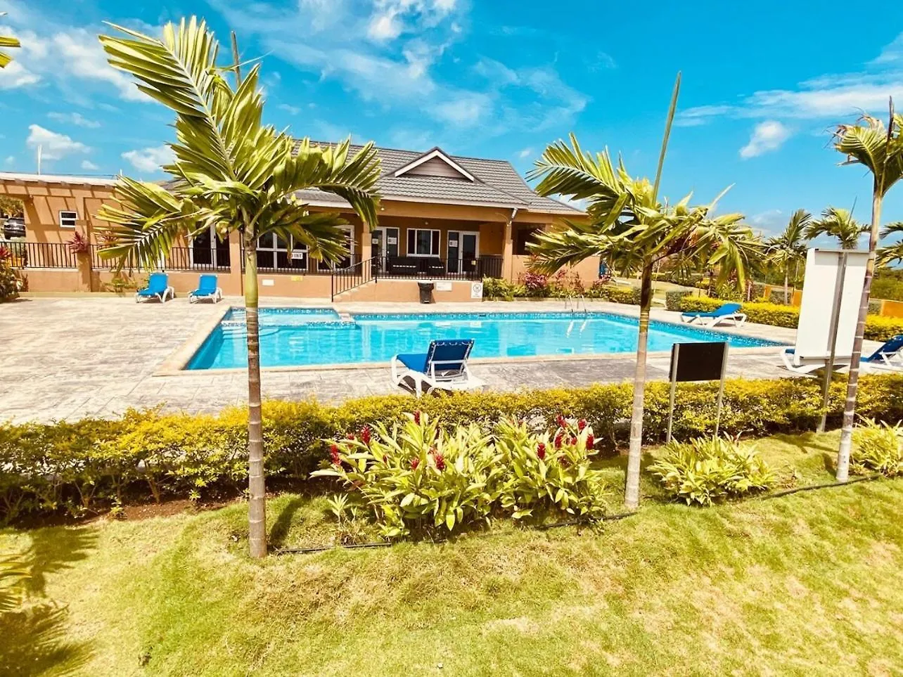 Jhadano 3Br Pool & Gym Free Shuttle Washer, Dryer Florence Hall Jamaica