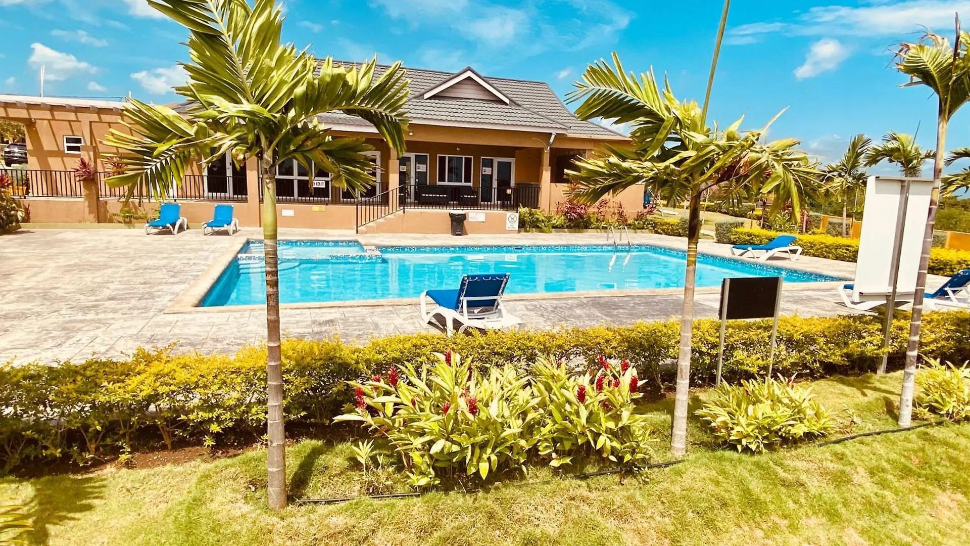 Villa Jhadano 3Br Pool & Gym Free Shuttle Washer, Dryer Florence Hall