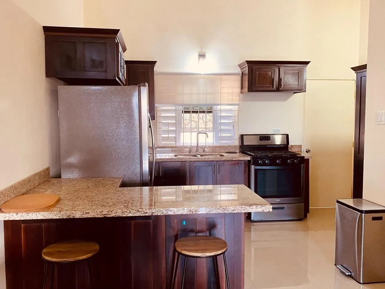 Jhadano 3Br Pool & Gym Free Shuttle Washer, Dryer Florence Hall 0*,  Jamaica